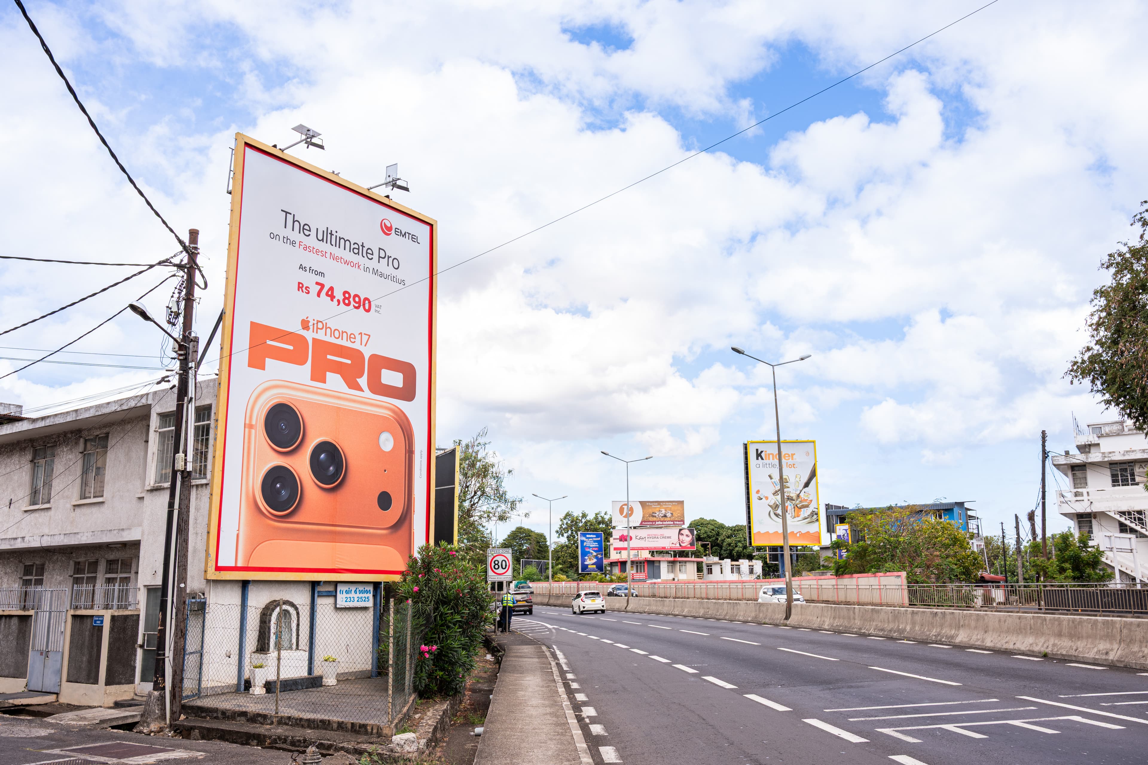 Large Format Out-of-Home Billboards - Detail 1