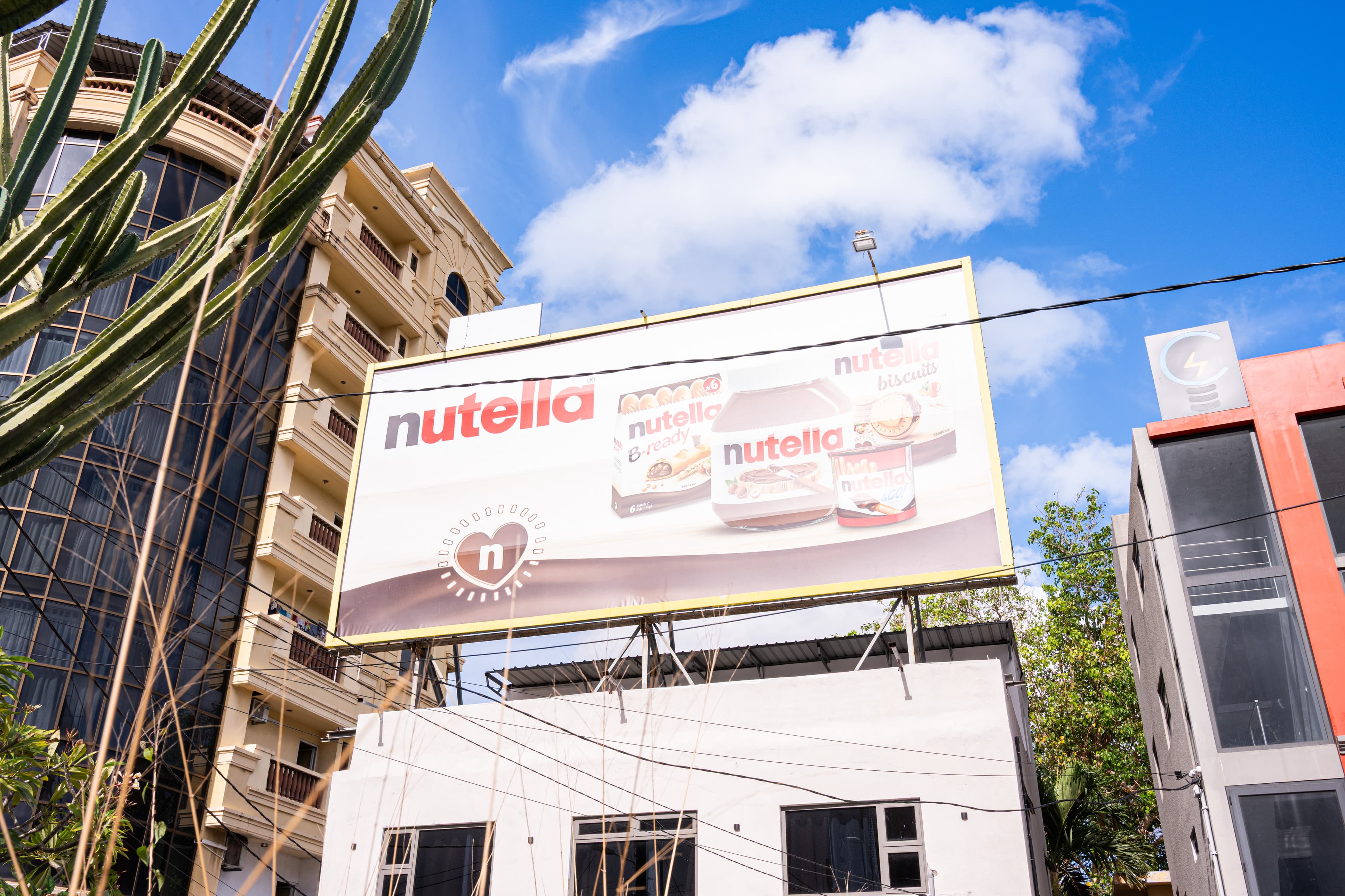 Large Format Out-of-Home Billboards - Featured